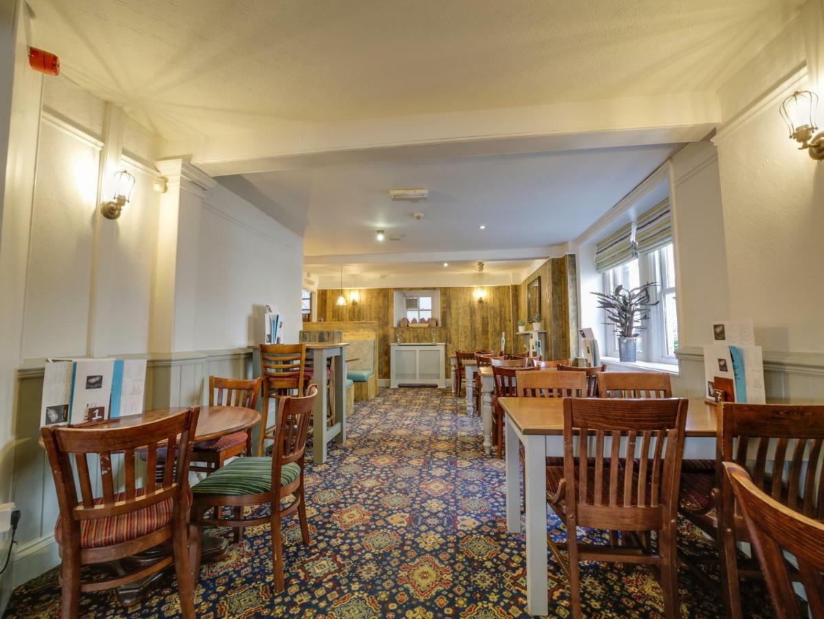 The Swan Hotel Wadebridge Bagian luar foto
