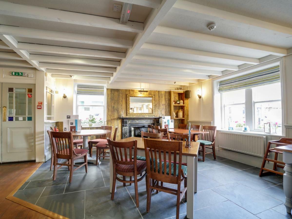 The Swan Hotel Wadebridge Bagian luar foto